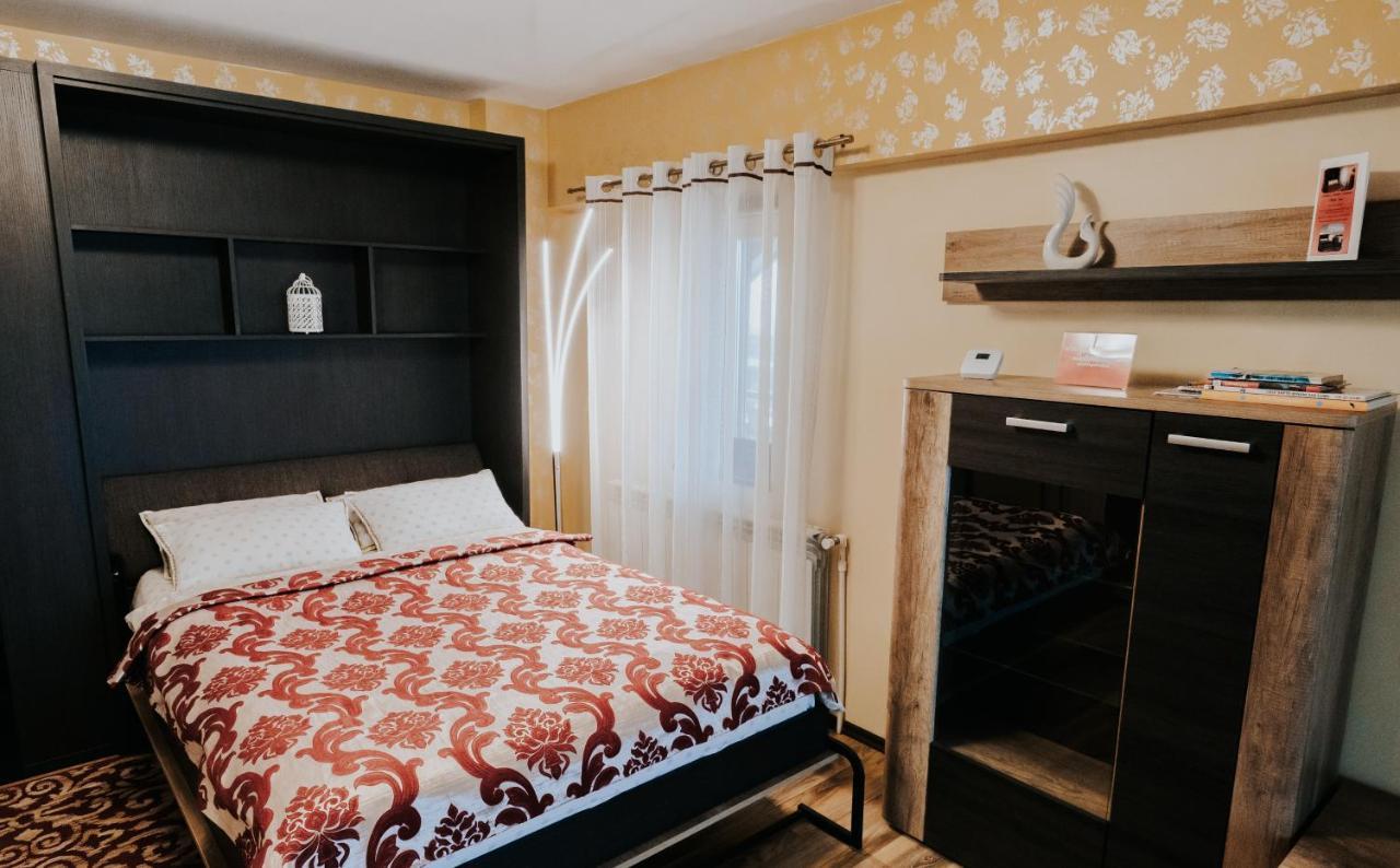 Carla'S Studio Central Palas, Airport Shuttle Iasi Bagian luar foto