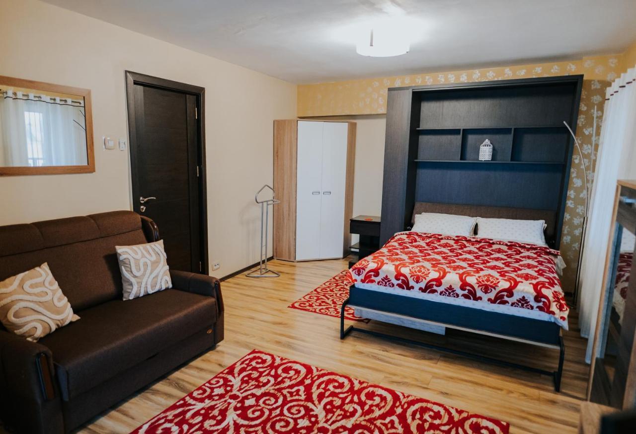 Carla'S Studio Central Palas, Airport Shuttle Iasi Bagian luar foto