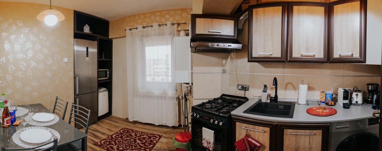 Carla'S Studio Central Palas, Airport Shuttle Iasi Bagian luar foto